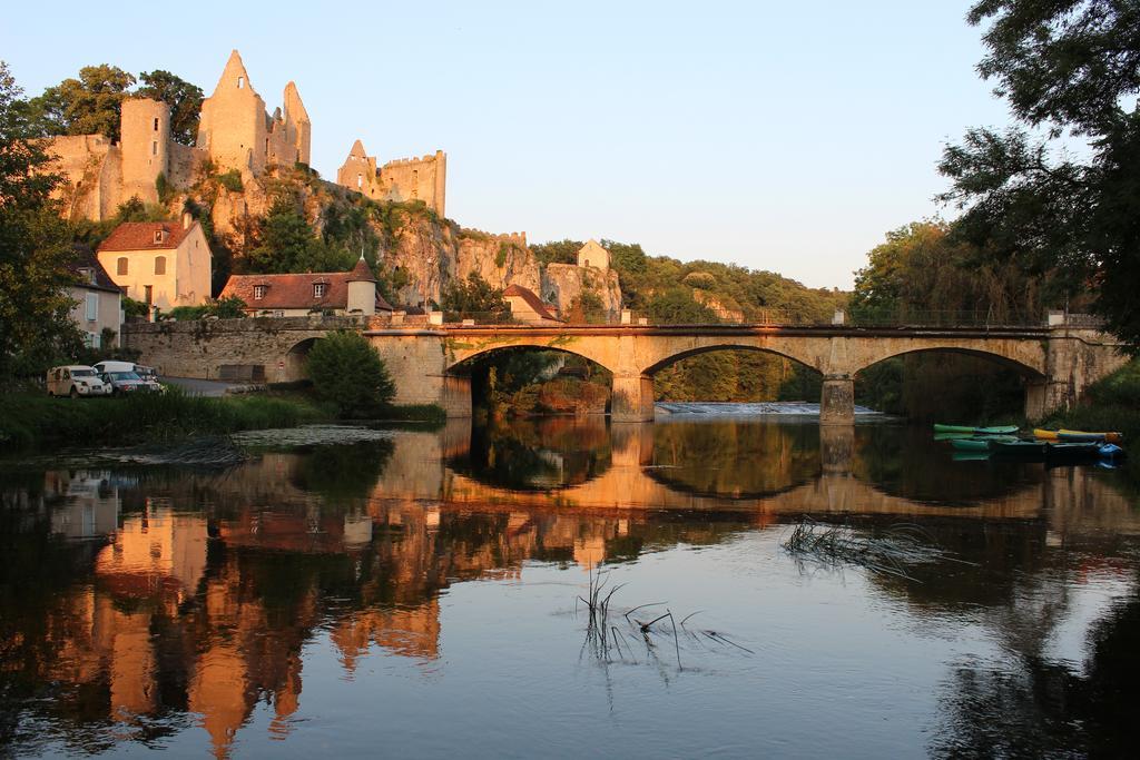 Bed and Breakfast La Ligne Angles-sur-lʼAnglin Esterno foto